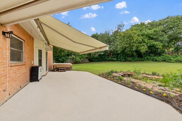 716 Mockingbird Court, Crowley, TX 76036