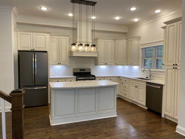 2702 Sharondale Ct, Nashville, TN 37215