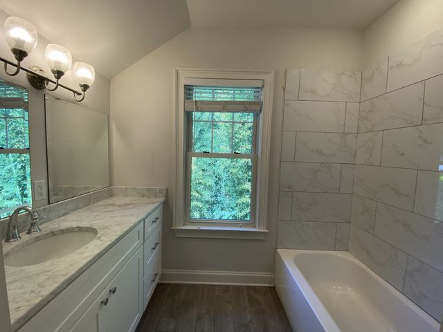 2702 Sharondale Ct, Nashville, TN 37215