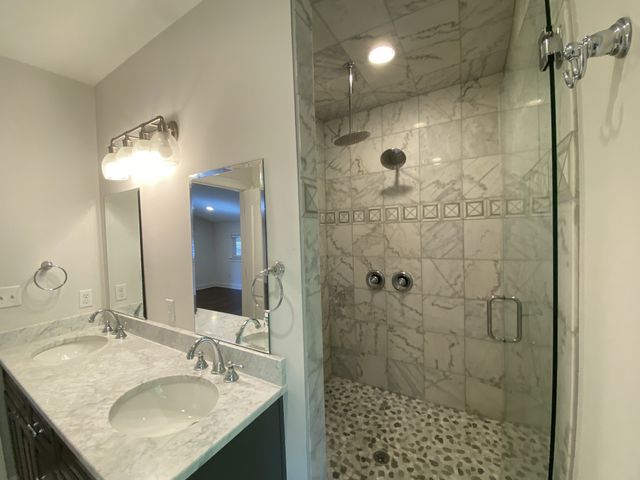 2702 Sharondale Ct, Nashville, TN 37215