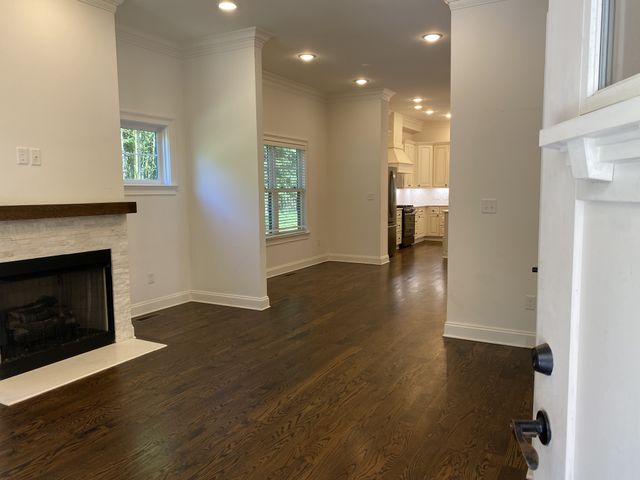 2702 Sharondale Ct, Nashville, TN 37215