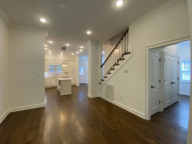 2702 Sharondale Ct, Nashville, TN 37215