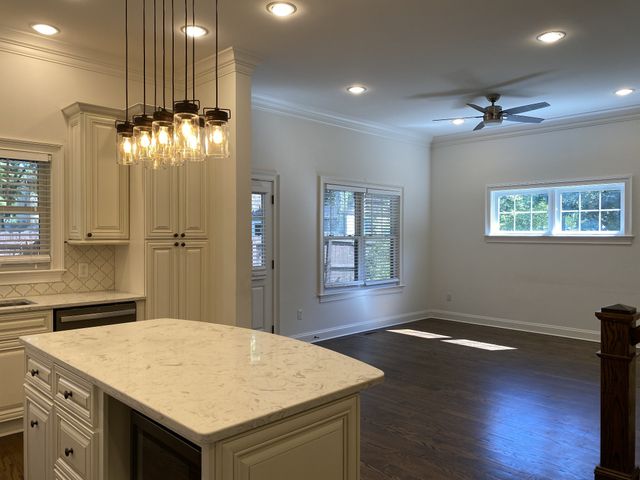 2702 Sharondale Ct, Nashville, TN 37215