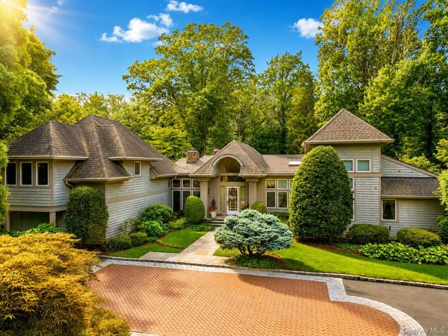 24 Winding Lane, Upper Brookville, NY 11545