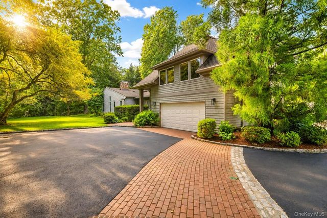 24 Winding Lane, Upper Brookville, NY 11545