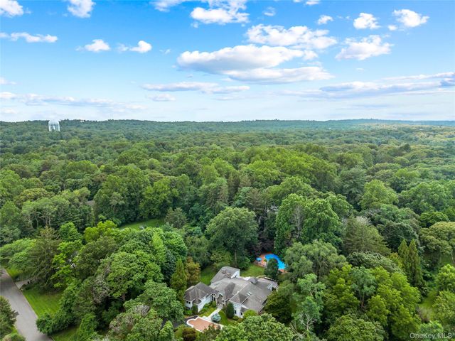 24 Winding Lane, Upper Brookville, NY 11545