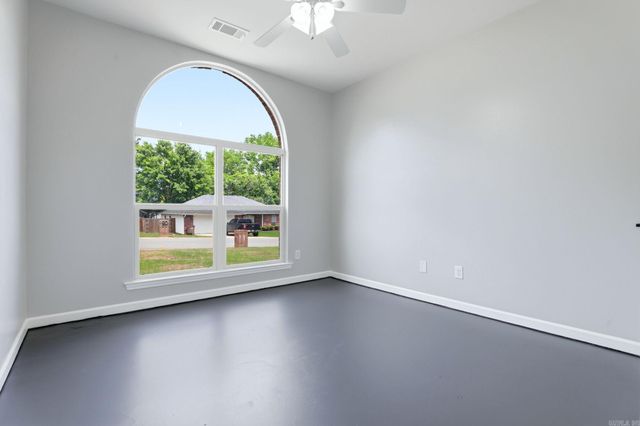 1009 Katy Ln, Alexander, AR 72002