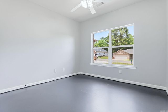 1009 Katy Ln, Alexander, AR 72002
