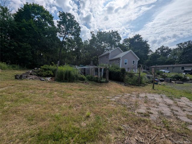 122 Castle High Road, Middletown, NY 10940