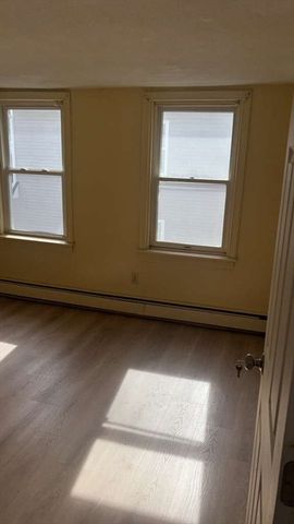 24 Newbury St 2, Worcester, MA 01609