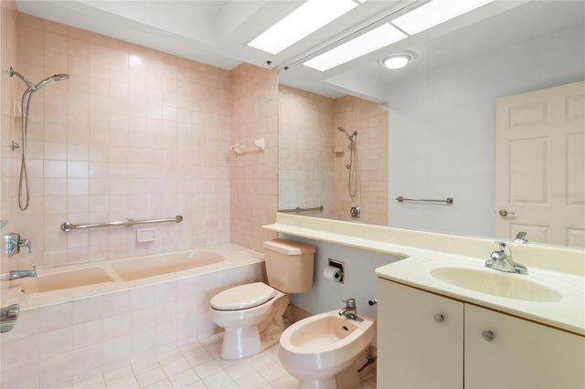 3731 SARASOTA SQUARE BOULEVARD 309E, Sarasota, FL 34238