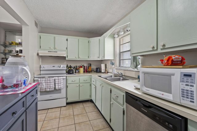 1772 Gulfstream Avenue C 2, Fort Pierce, FL 34949