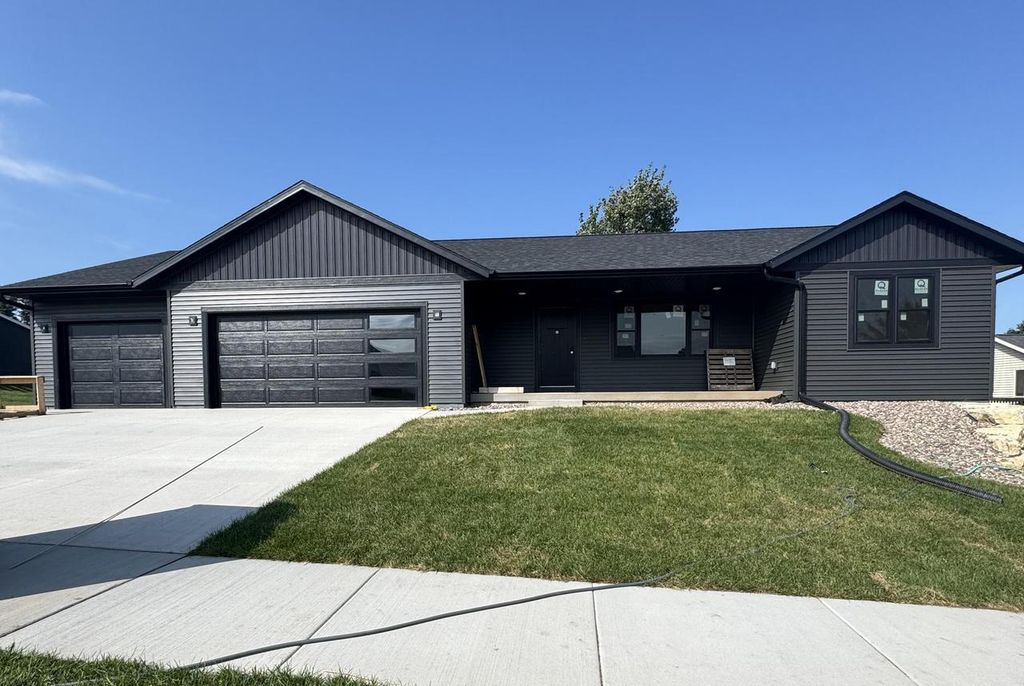 1508 Pioneer DRIVE, Holmen, WI 54636