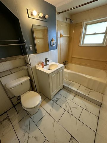 6453 W Point Street, Taylor, MI 48180