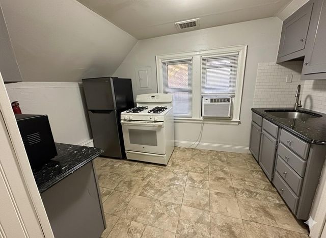 6453 W Point Street, Taylor, MI 48180