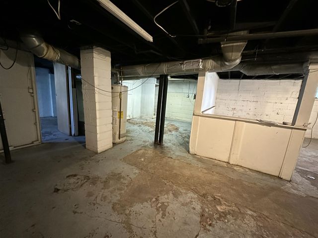 6453 W Point Street, Taylor, MI 48180