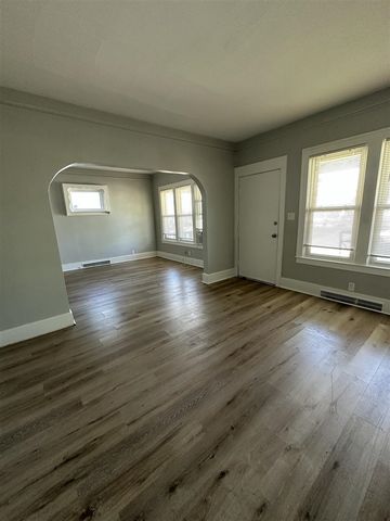 6453 W Point Street, Taylor, MI 48180