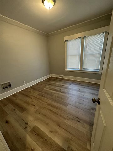 6453 W Point Street, Taylor, MI 48180