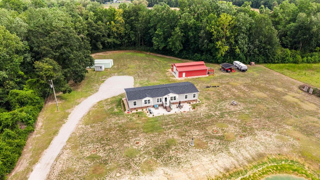 815 Sheila Dr., Johnsonville, SC 29555