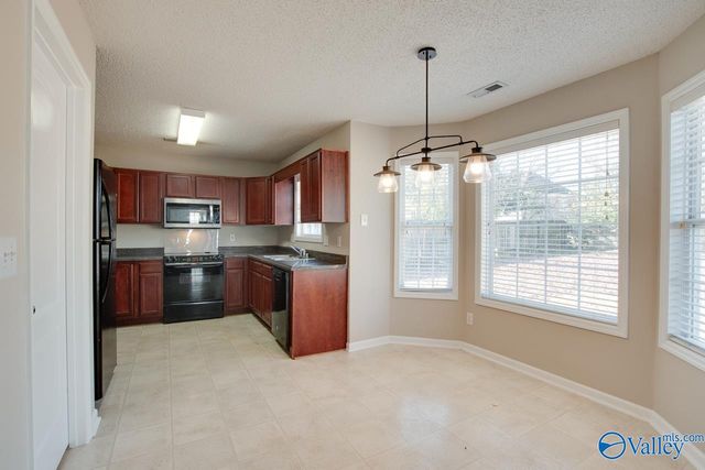 530 Wade Road, Owens Cross Roads, AL 35763