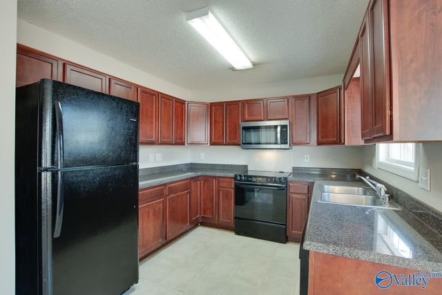 530 Wade Road, Owens Cross Roads, AL 35763