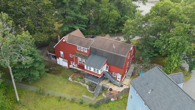 15 Trotting Park Rd, Lowell, MA 01854