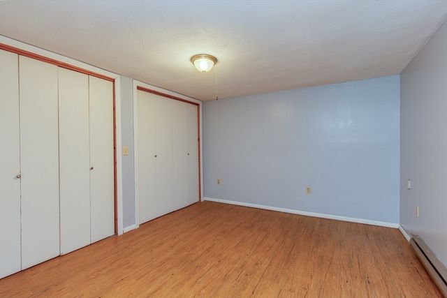 15 Trotting Park Rd, Lowell, MA 01854