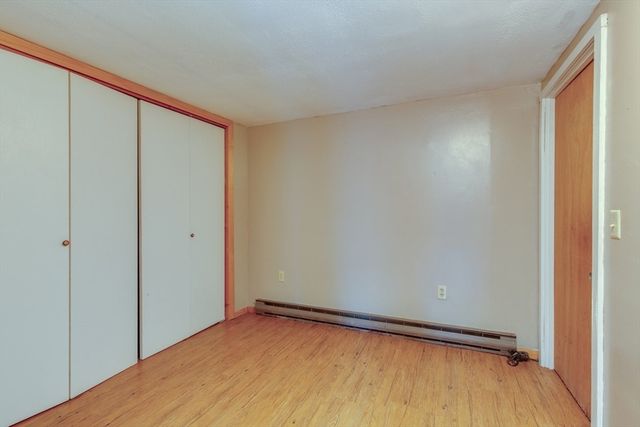 15 Trotting Park Rd, Lowell, MA 01854