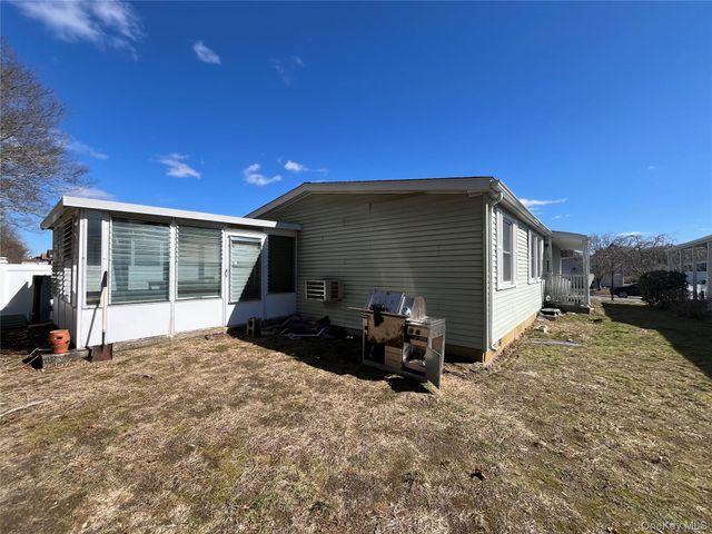 75 Village Circle W, Manorville, NY 11949