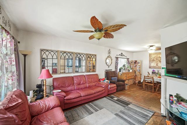 9620 S Exchange Avenue, Chicago, IL 60617