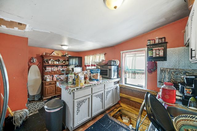 9620 S Exchange Avenue, Chicago, IL 60617