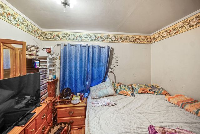 9620 S Exchange Avenue, Chicago, IL 60617
