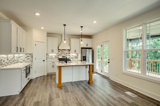 420 Stonemeadow Rd, Clarksville, TN 37043