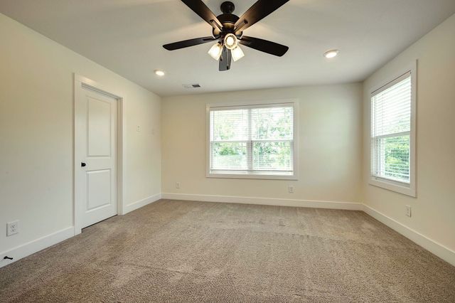 420 Stonemeadow Rd, Clarksville, TN 37043