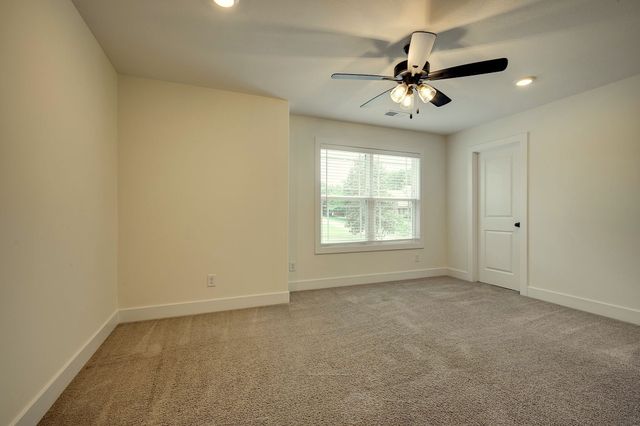 420 Stonemeadow Rd, Clarksville, TN 37043