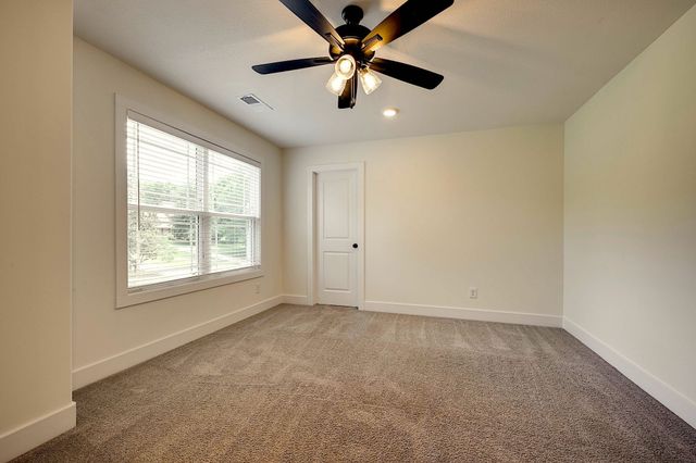 420 Stonemeadow Rd, Clarksville, TN 37043