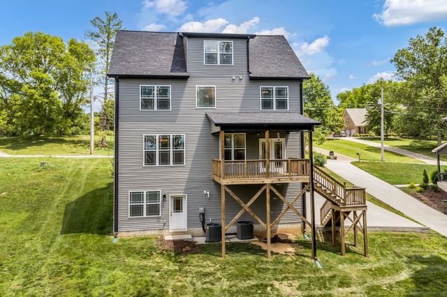 420 Stonemeadow Rd, Clarksville, TN 37043
