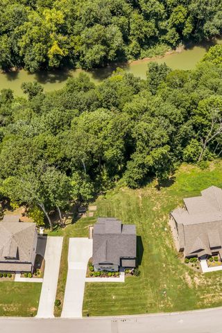 420 Stonemeadow Rd, Clarksville, TN 37043