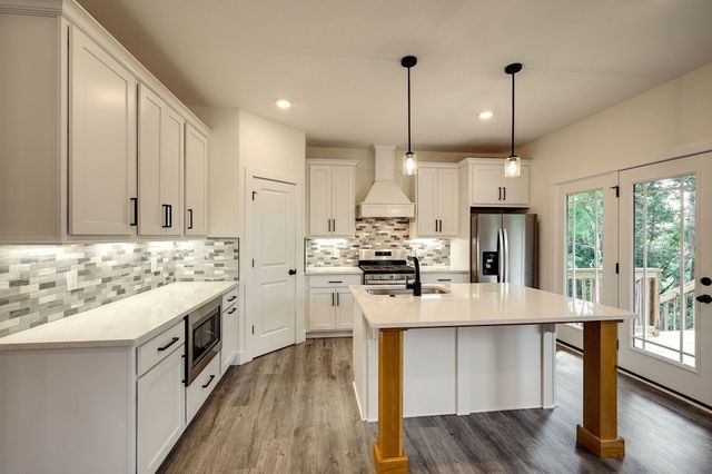 420 Stonemeadow Rd, Clarksville, TN 37043