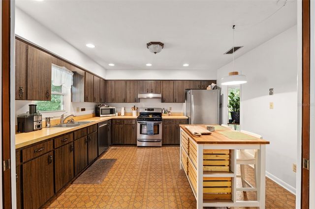 3859 NW 32ND PL, Gainesville, FL 32606