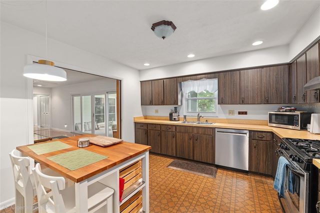 3859 NW 32ND PL, Gainesville, FL 32606