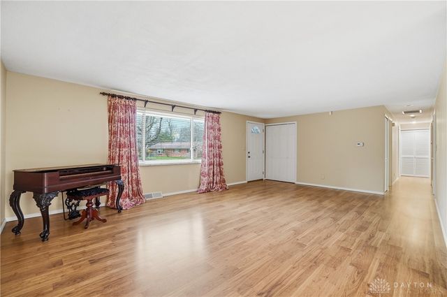 2324 Belloak Drive, Dayton, OH 45440