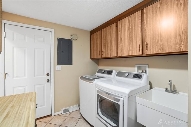 2324 Belloak Drive, Dayton, OH 45440