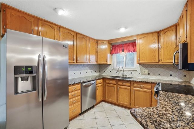 2324 Belloak Drive, Dayton, OH 45440