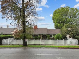 9253 Hayvenhurst Avenue, North Hills, CA 91343