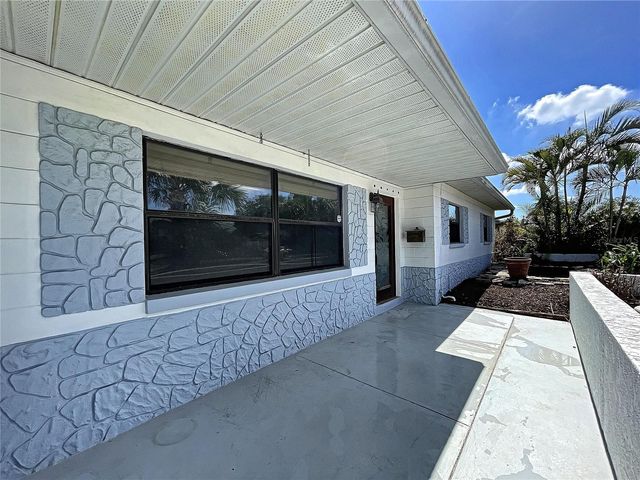 2945 68TH STREET N, St Petersburg, FL 33710