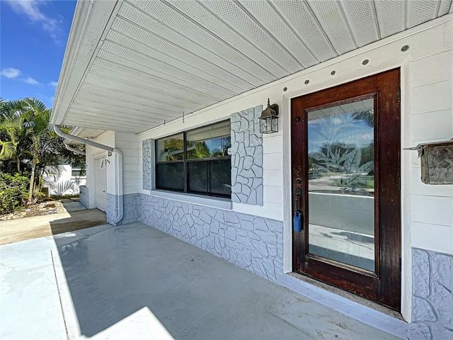 2945 68TH STREET N, St Petersburg, FL 33710