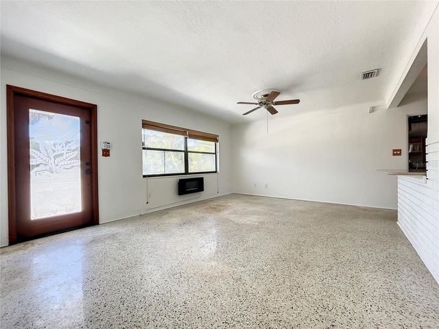 2945 68TH STREET N, St Petersburg, FL 33710