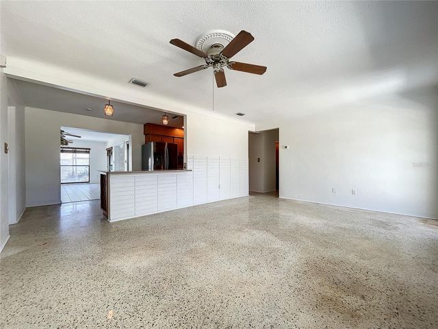 2945 68TH STREET N, St Petersburg, FL 33710