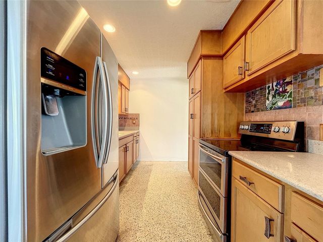 2945 68TH STREET N, St Petersburg, FL 33710